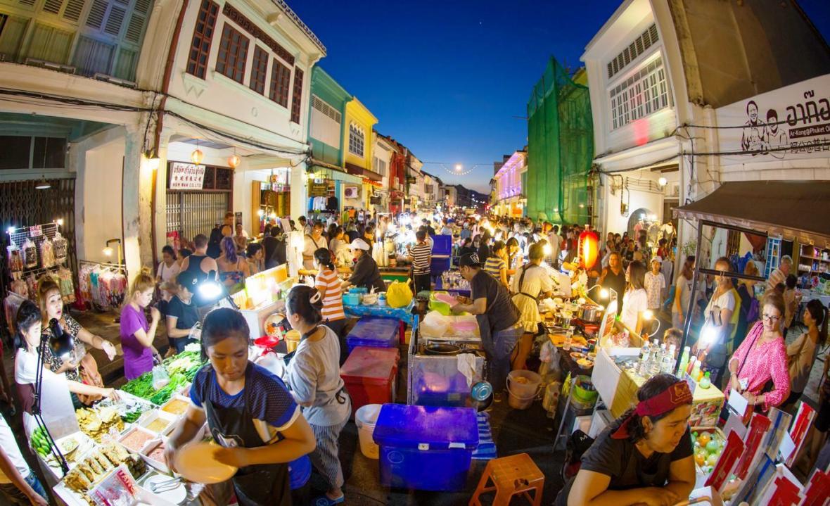بازار واکینگ استریت پوکت (Phuket Walking Street)