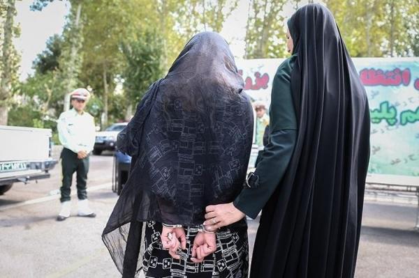 دستگیری زنی که برای قتل همسرش قاتل اجیر کرده بود دستگیری زنی که برای قتل همسرش قاتل اجیر نموده بود