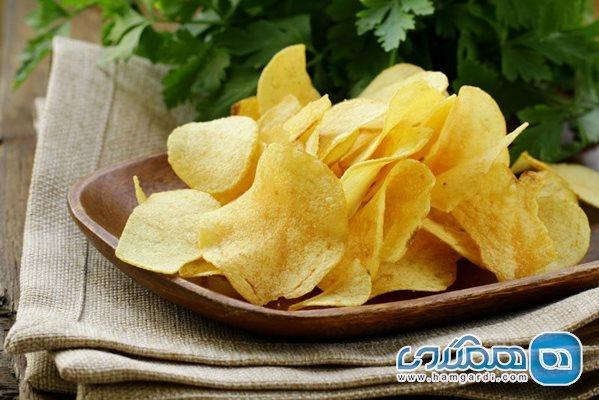 خوردن بیش از حد چیپس باعث می گردد تا پیرتر به نظر برسید!