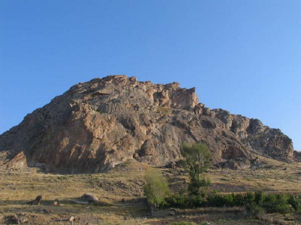 بوینی یوغون ؛ تنها قلعه آدم خوار ایران