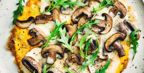 طرز تهیه املت قارچ بدون گوجه، با پیاز و فلفل سبز