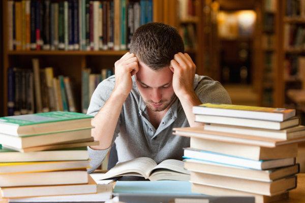 خواندن مطالب با صدای بلند راهکاری برای تقویت حافظه