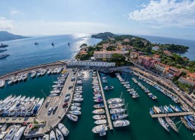 فرژو و سن رافائل یک ساحل شرقی فرانسه